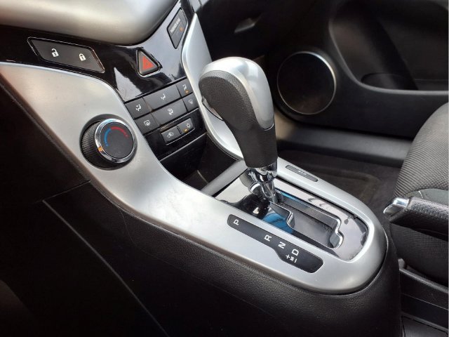 Used 2012 Chevrolet Cruze LT FWD image 7