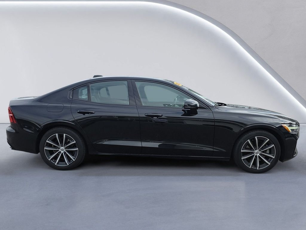 Used 2022 Volvo S60 B5 Momentum w/ Protection Package Premier AWD/4WD image 2