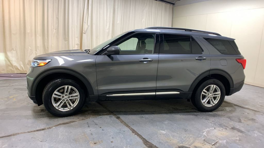 Certified 2022 Ford Explorer XLT w/ Equipment Group 202A image 7