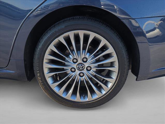 Used 2016 Toyota Avalon Limited image 9