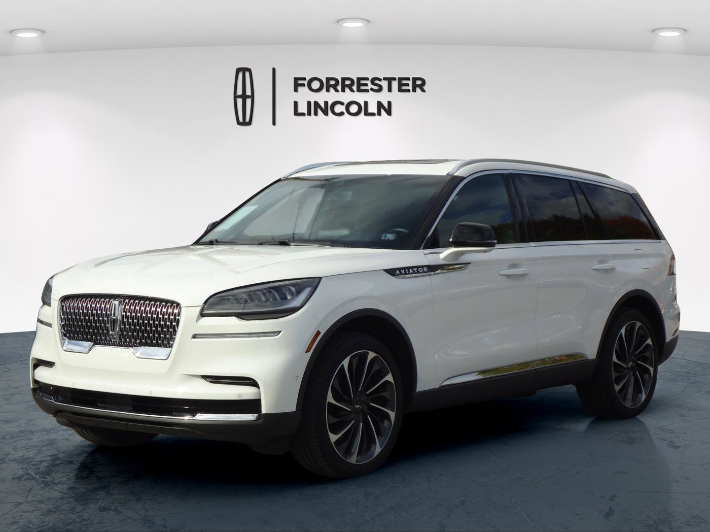 Used 2024 Lincoln Aviator Reserve w/ Equipment Group 201A image 7