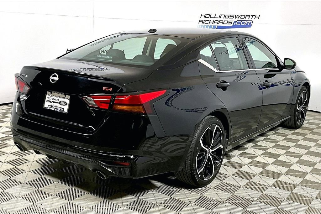 Used 2025 Nissan Altima 2.5 SR image 9
