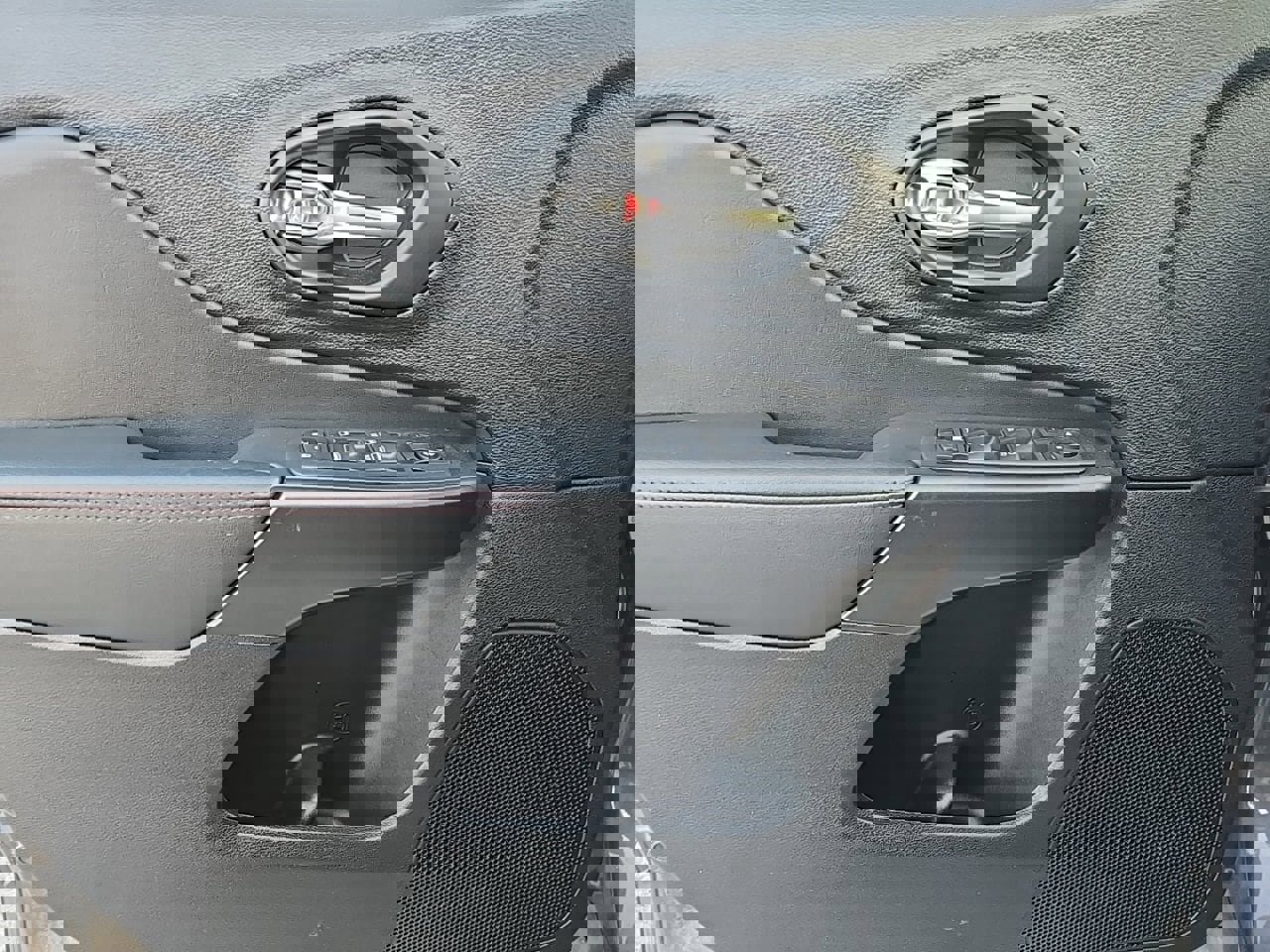 Used 2022 Jeep Cherokee Trailhawk w/ Trailer Tow Group image 11