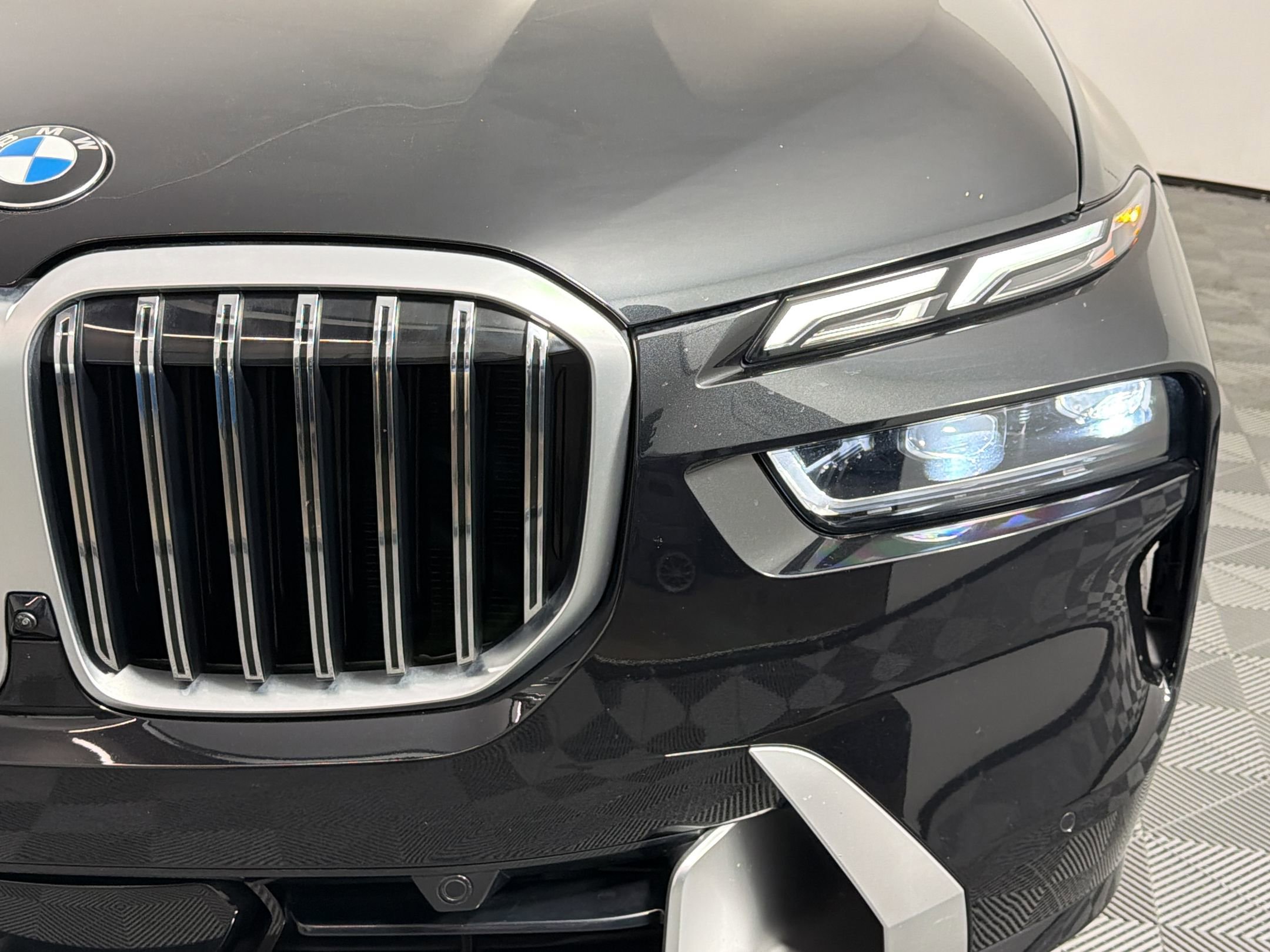 Used 2024 BMW X7 xDrive40i w/ Climate Comfort Package AWD/4WD image 11