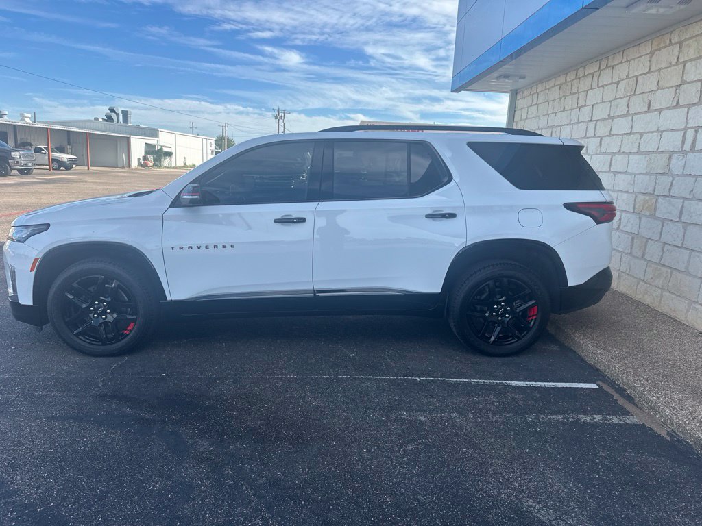 Used 2023 Chevrolet Traverse Premier w/ Redline Edition FWD image 1