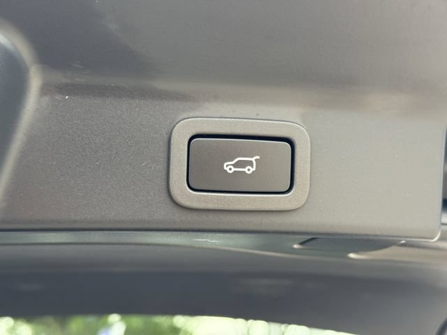 Used 2022 Jaguar F-PACE S AWD/4WD image 30
