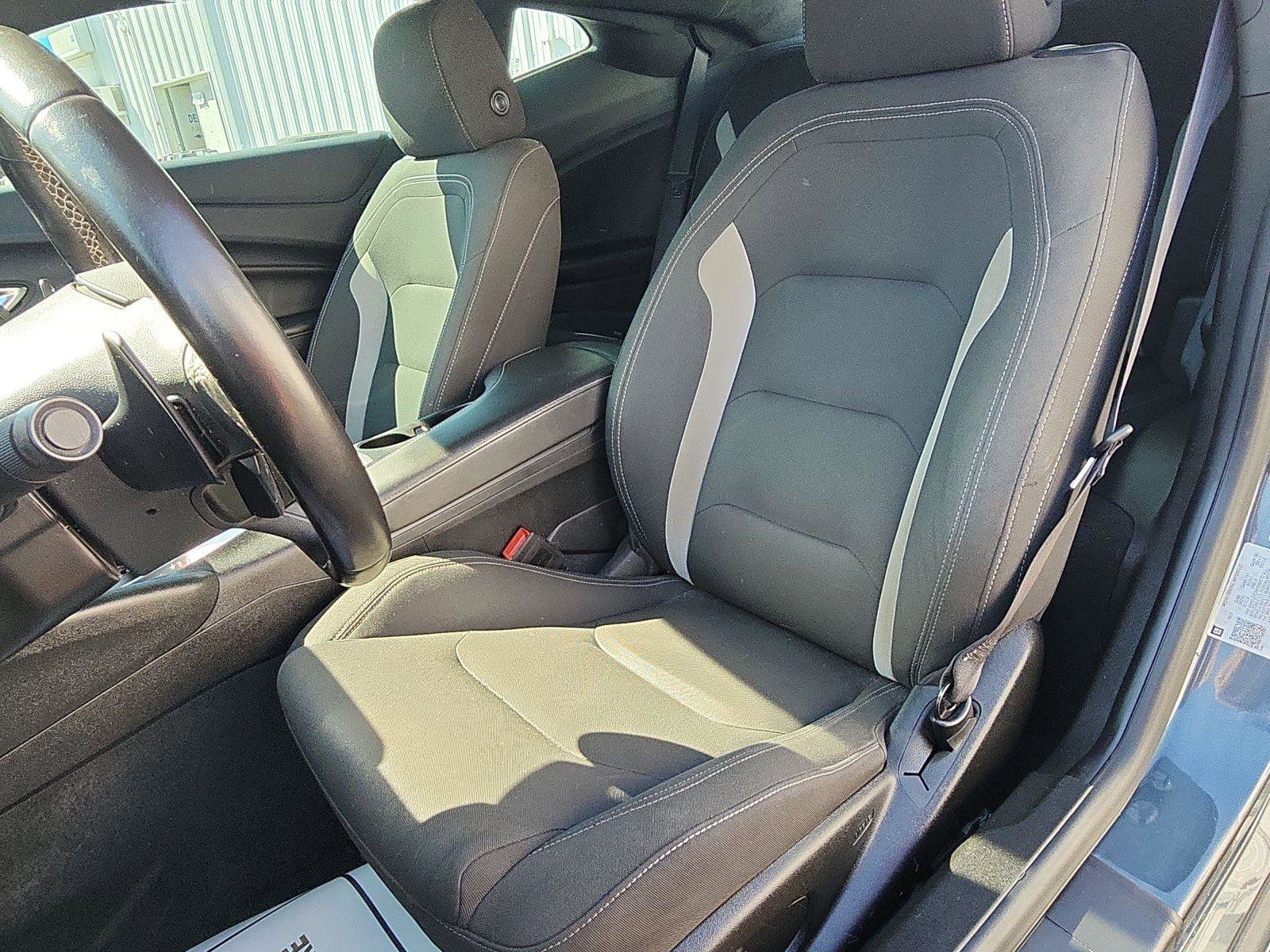 Used 2019 Chevrolet Camaro LT w/ Technology Package image 21