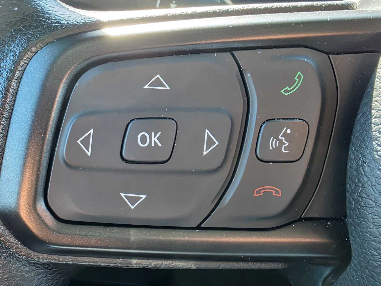 Used 2025 Jeep Gladiator Sport AWD/4WD image 31