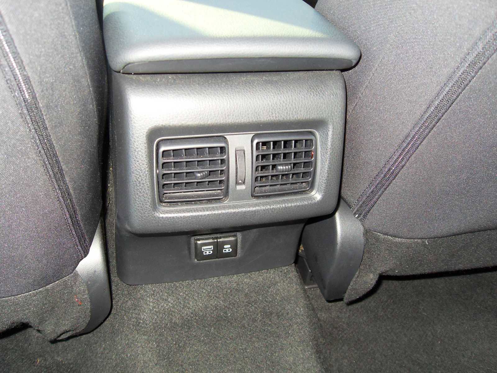 Used 2025 Toyota Camry LE image 23