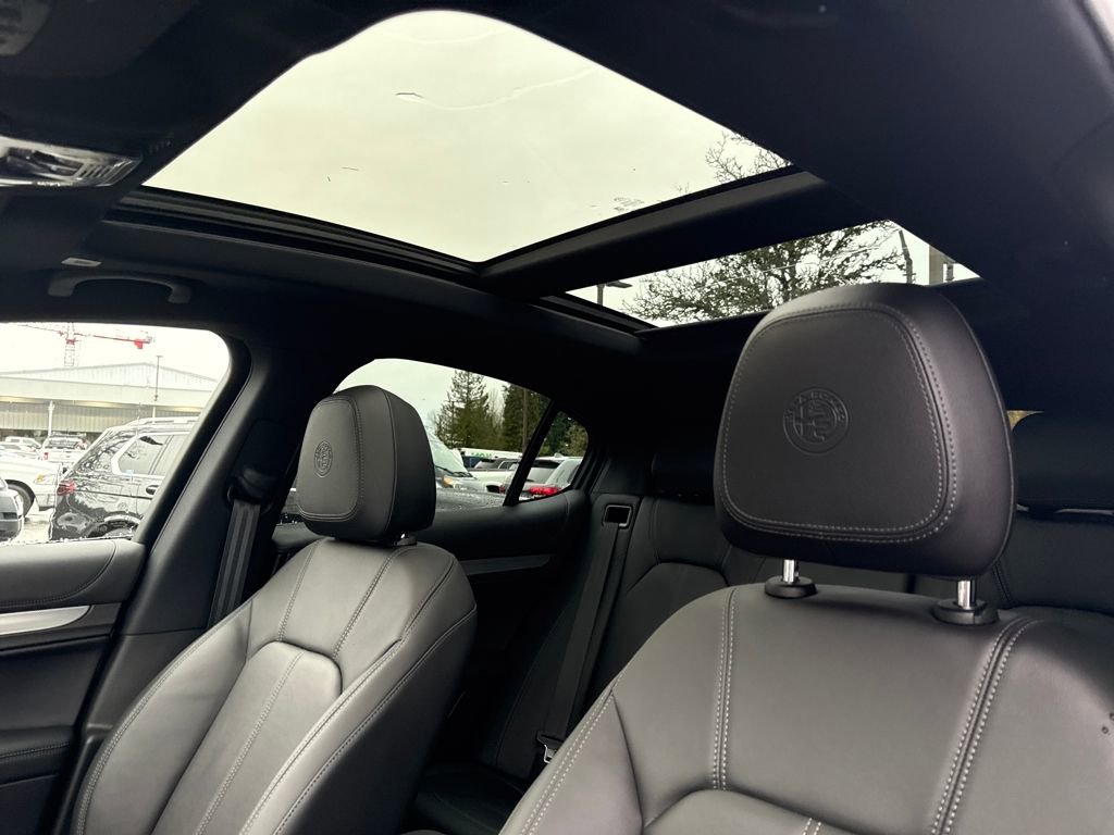 New 2025 Alfa Romeo Stelvio Sprint image 27