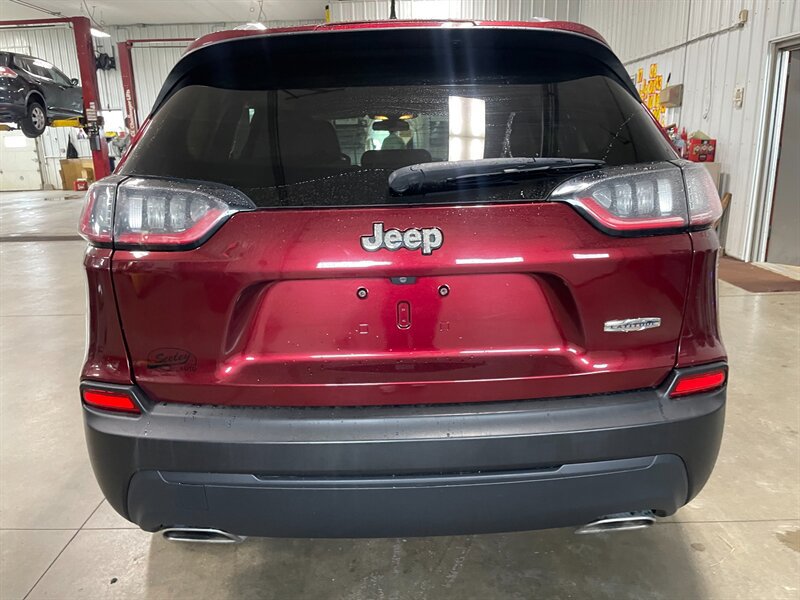 Used 2019 Jeep Cherokee Latitude w/ Popular Appearance Group FWD image 28