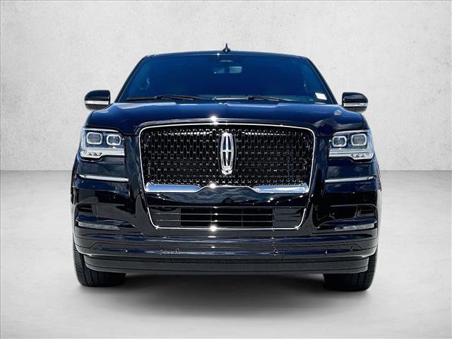 Used 2023 Lincoln Navigator Reserve image 3