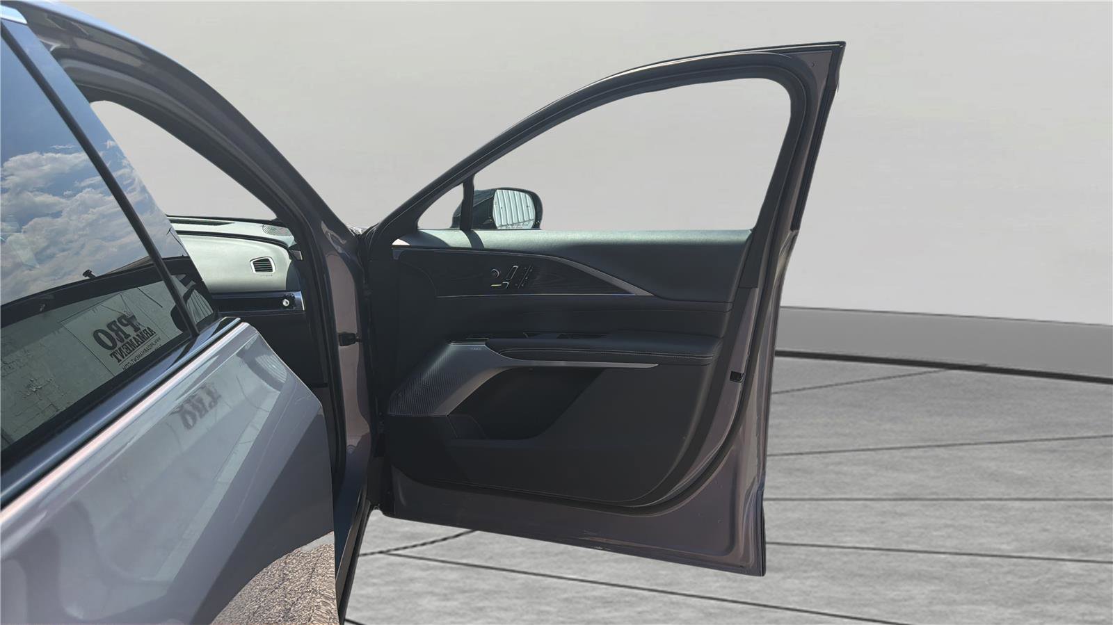 Used 2025 Cadillac Lyriq Luxury w/ LPO, Floor Liner Package image 22