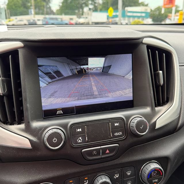 Used 2023 GMC Terrain SLT w/ Infotainment Package II AWD/4WD image 17
