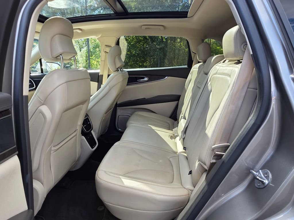 Used 2016 Lincoln MKX Reserve w/ Climate Package image 33