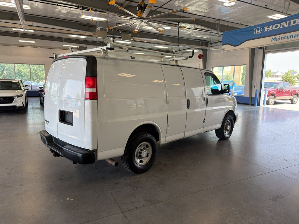 Used 2018 Chevrolet Express 2500 w/ Driver Convenience Package RWD image 5