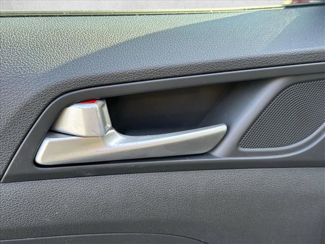 Used 2019 Hyundai Tucson SE image 16