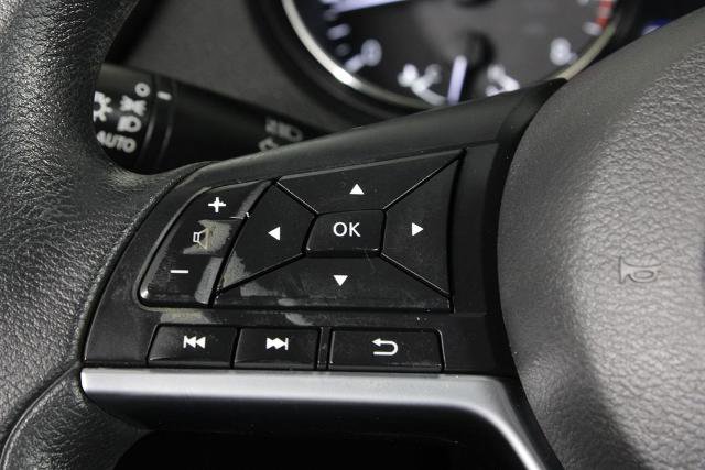 Certified 2020 Nissan Rogue Sport SV image 23