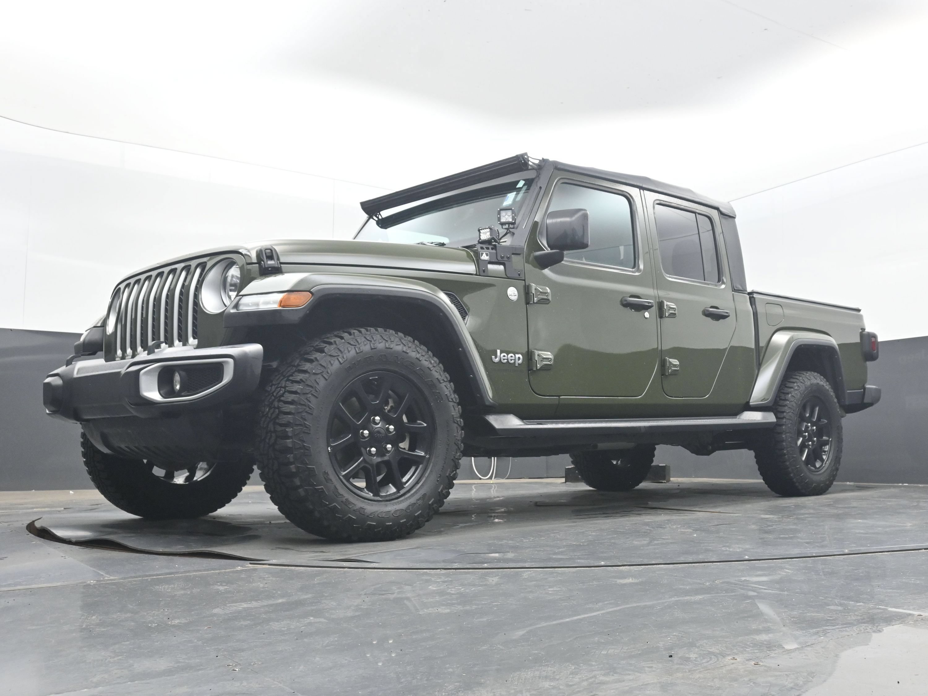Used 2023 Jeep Gladiator Overland AWD/4WD image 25