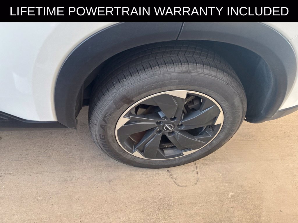 Used 2024 Nissan Rogue SV AWD/4WD image 5