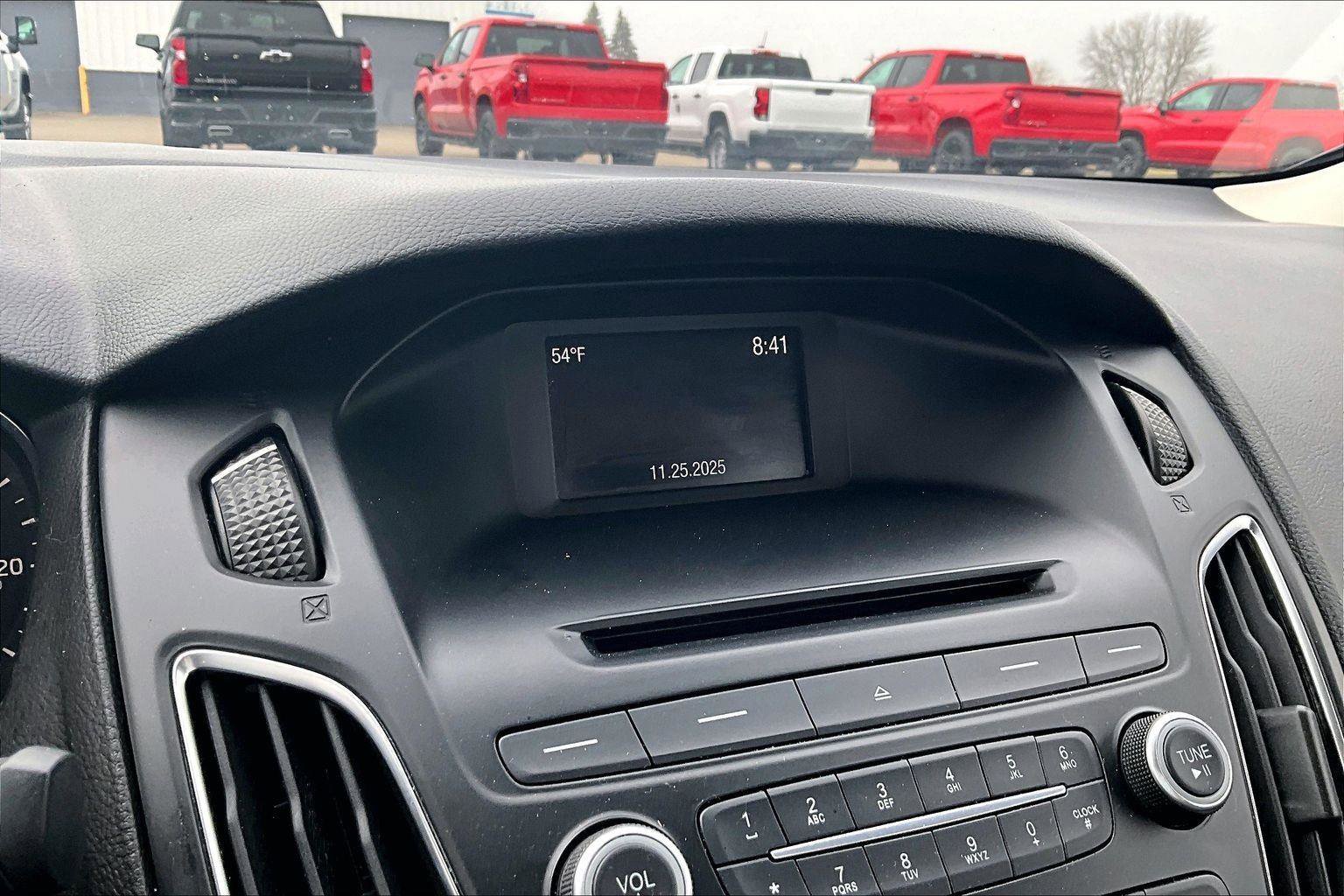 Used 2015 Ford Focus SE w/ Equipment Group 201A image 21