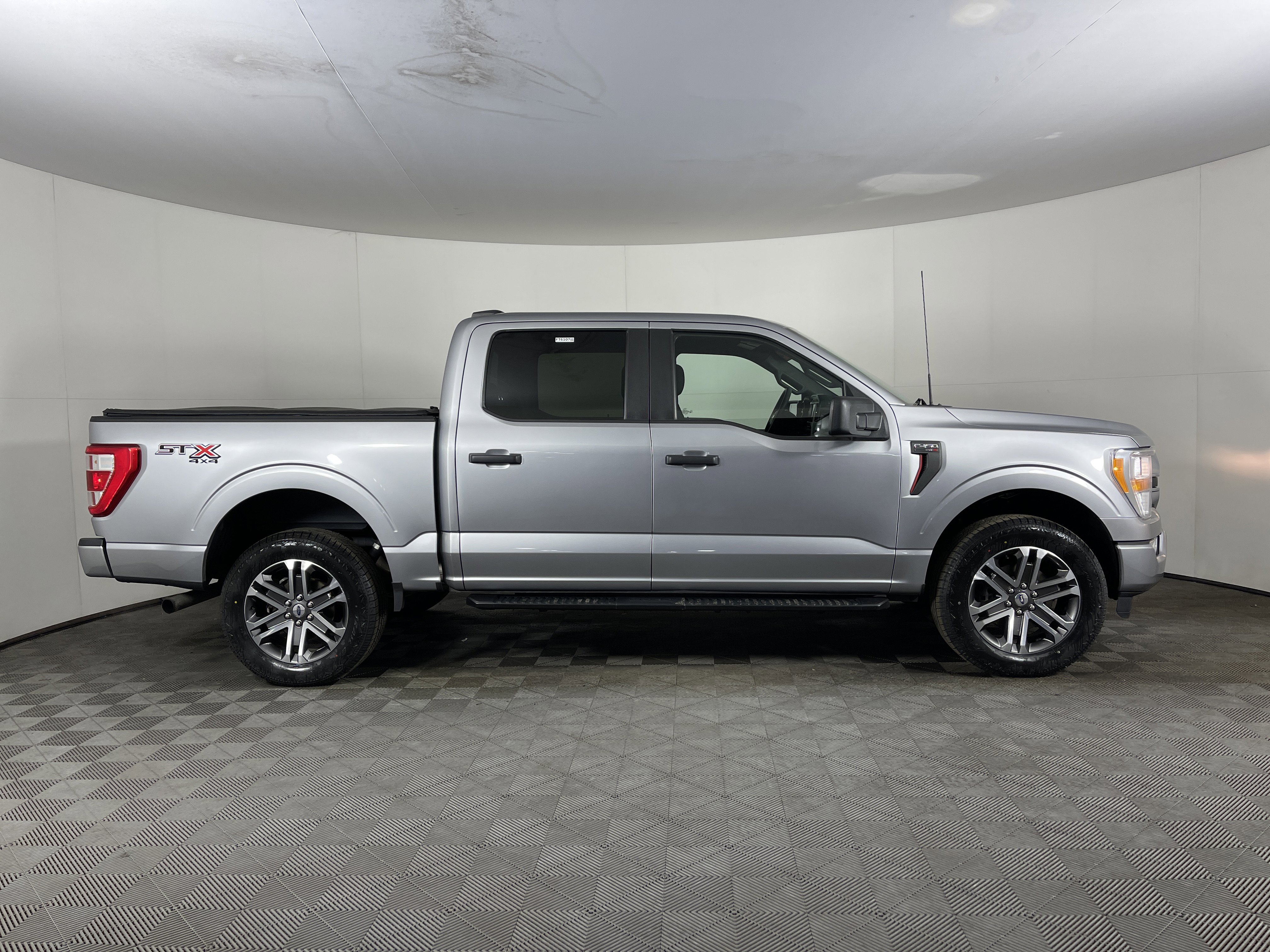 Used 2022 Ford F150 XL w/ STX Appearance Package image 5
