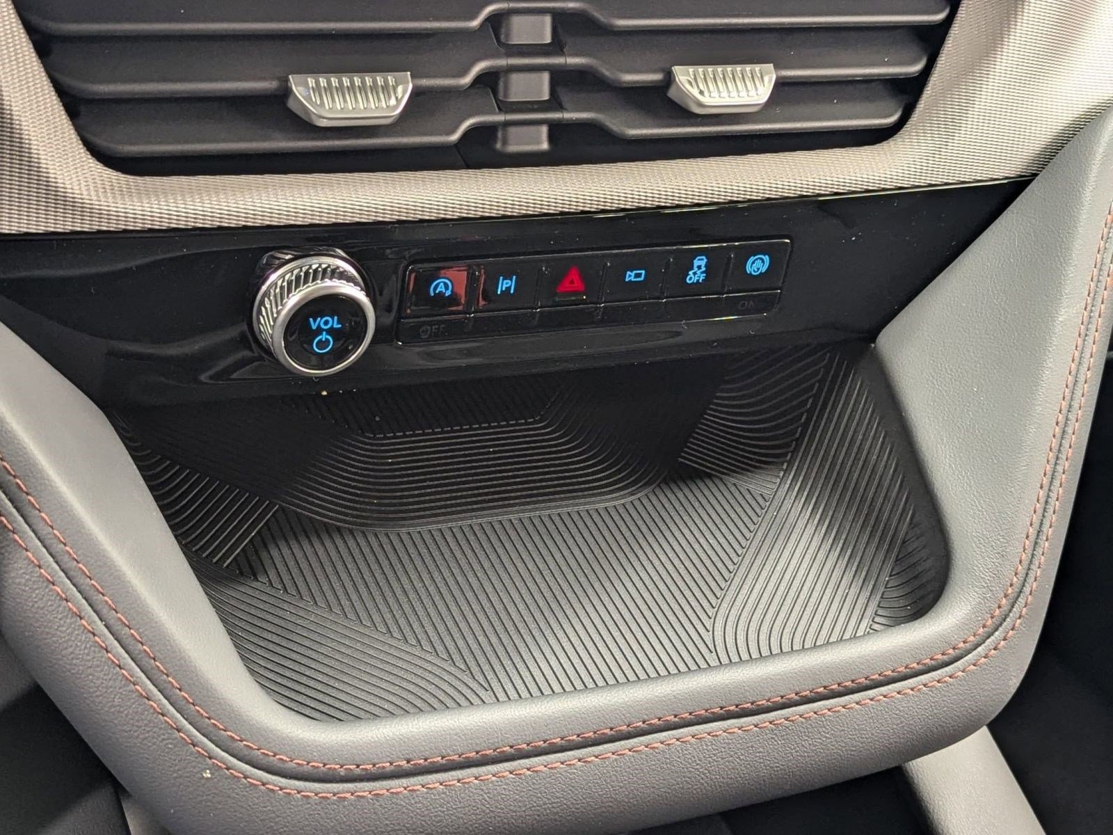 New 2026 Ford Explorer Active w/ Active Comfort Package image 24