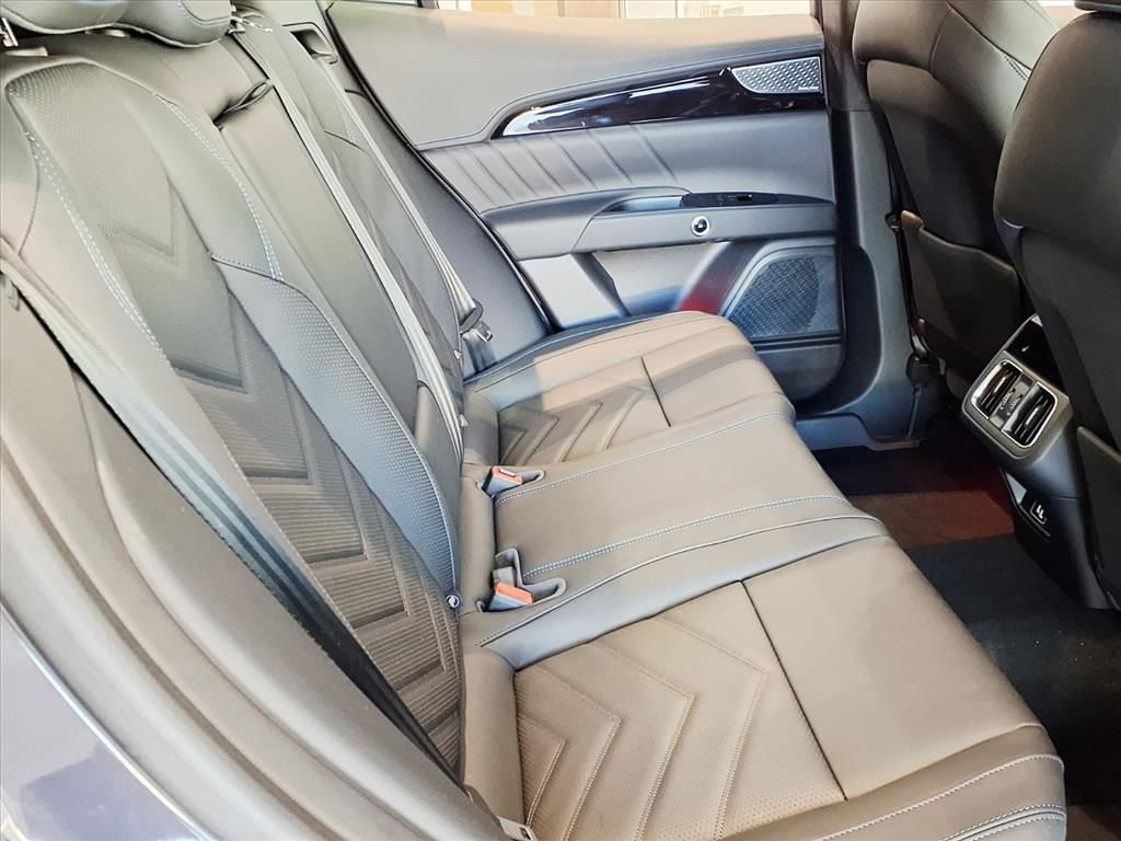 New 2026 Maserati Grecale Modena image 7