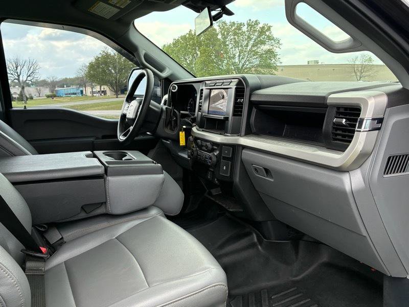 Used 2024 Ford F550 4x4 Regular Cab Super Duty image 21