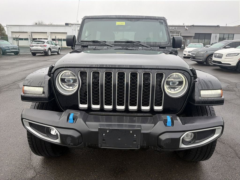 Used 2022 Jeep Wrangler Unlimited Sahara w/ Cold Weather Group AWD/4WD image 9