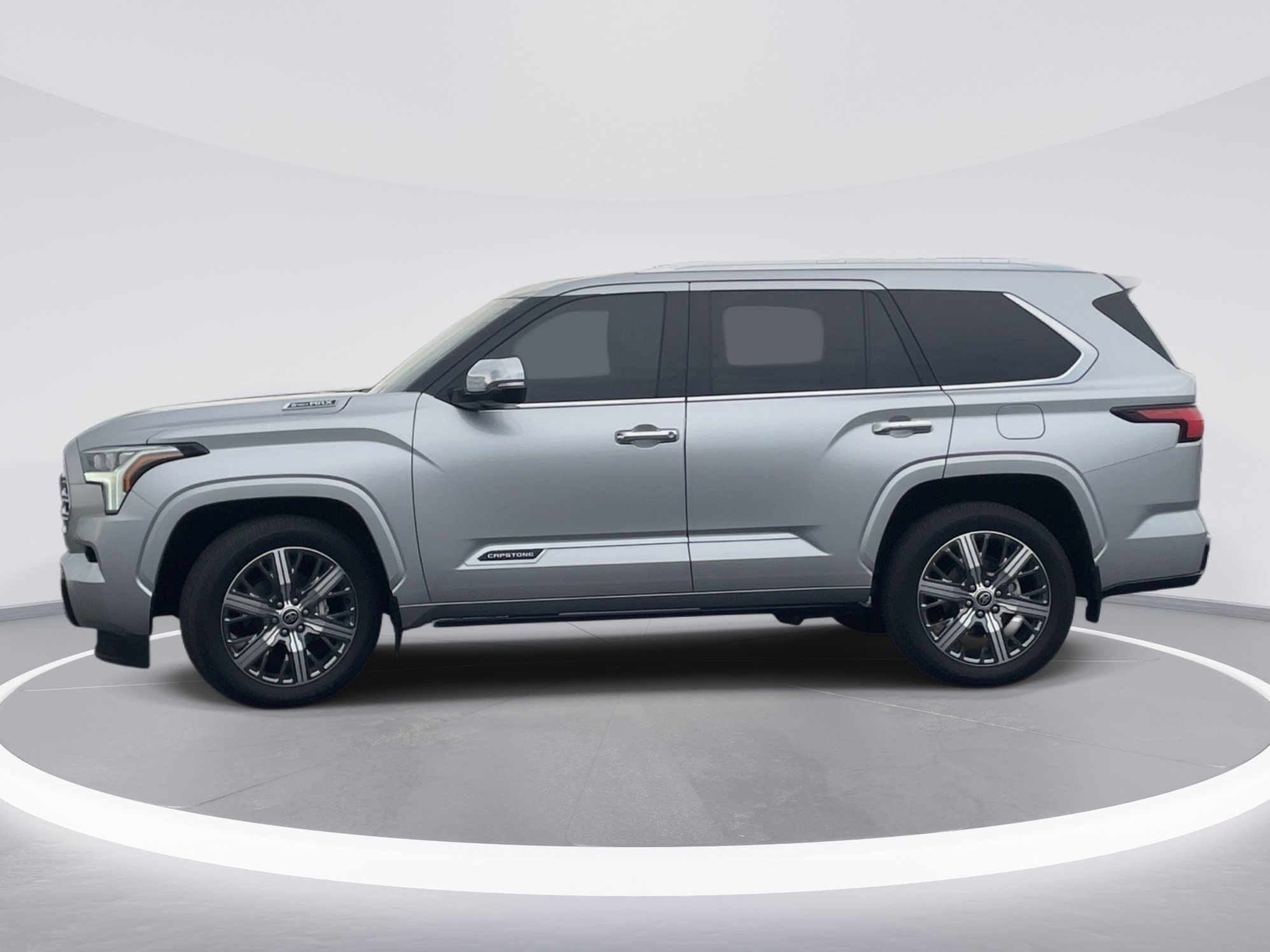 Used 2023 Toyota Sequoia Capstone AWD/4WD image 4