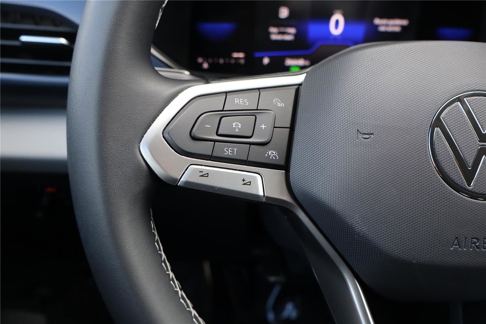 Certified 2023 Volkswagen Taos SE image 17