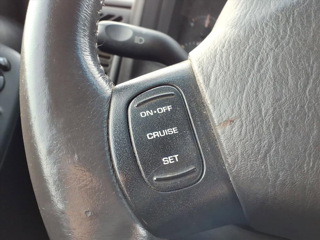 Used 2000 Jeep Cherokee Sport image 27