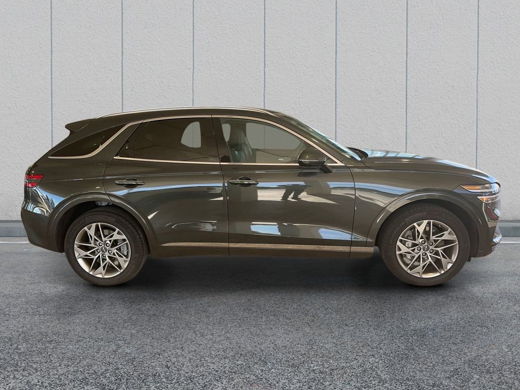 Used 2025 Genesis GV70 2.5T AWD/4WD image 4