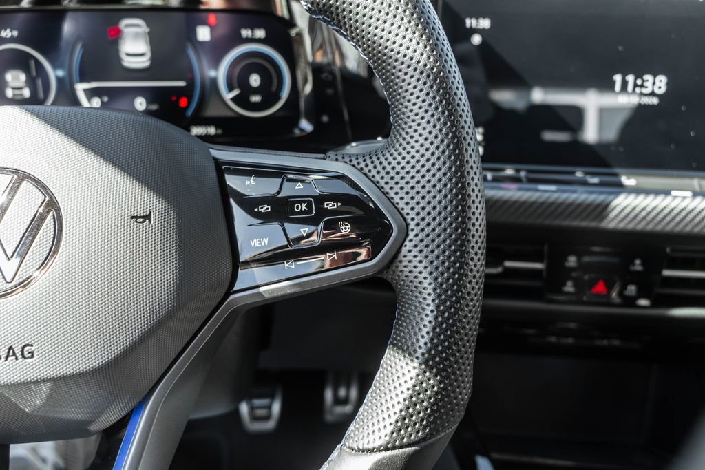 Used 2024 Volkswagen Golf R 4-Door image 23