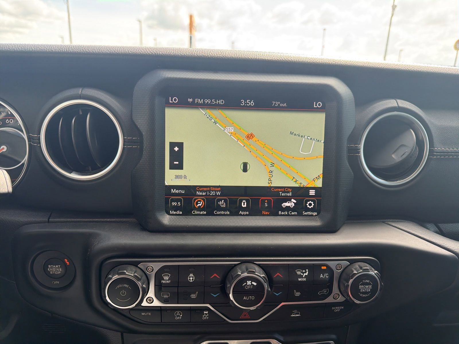 Used 2022 Jeep Wrangler Unlimited Sahara w/ Cold Weather Group image 13
