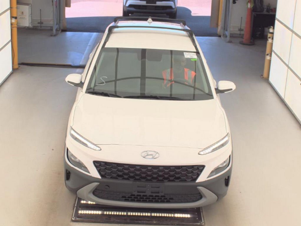 Used 2022 Hyundai Kona SEL image 2