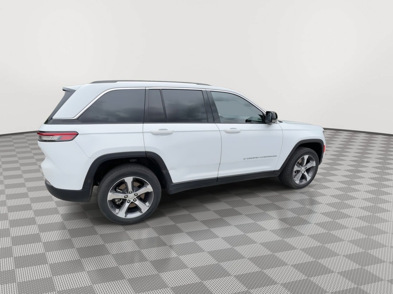Used 2022 Jeep Grand Cherokee Limited 4xe w/ Luxury Tech Group II AWD/4WD image 8