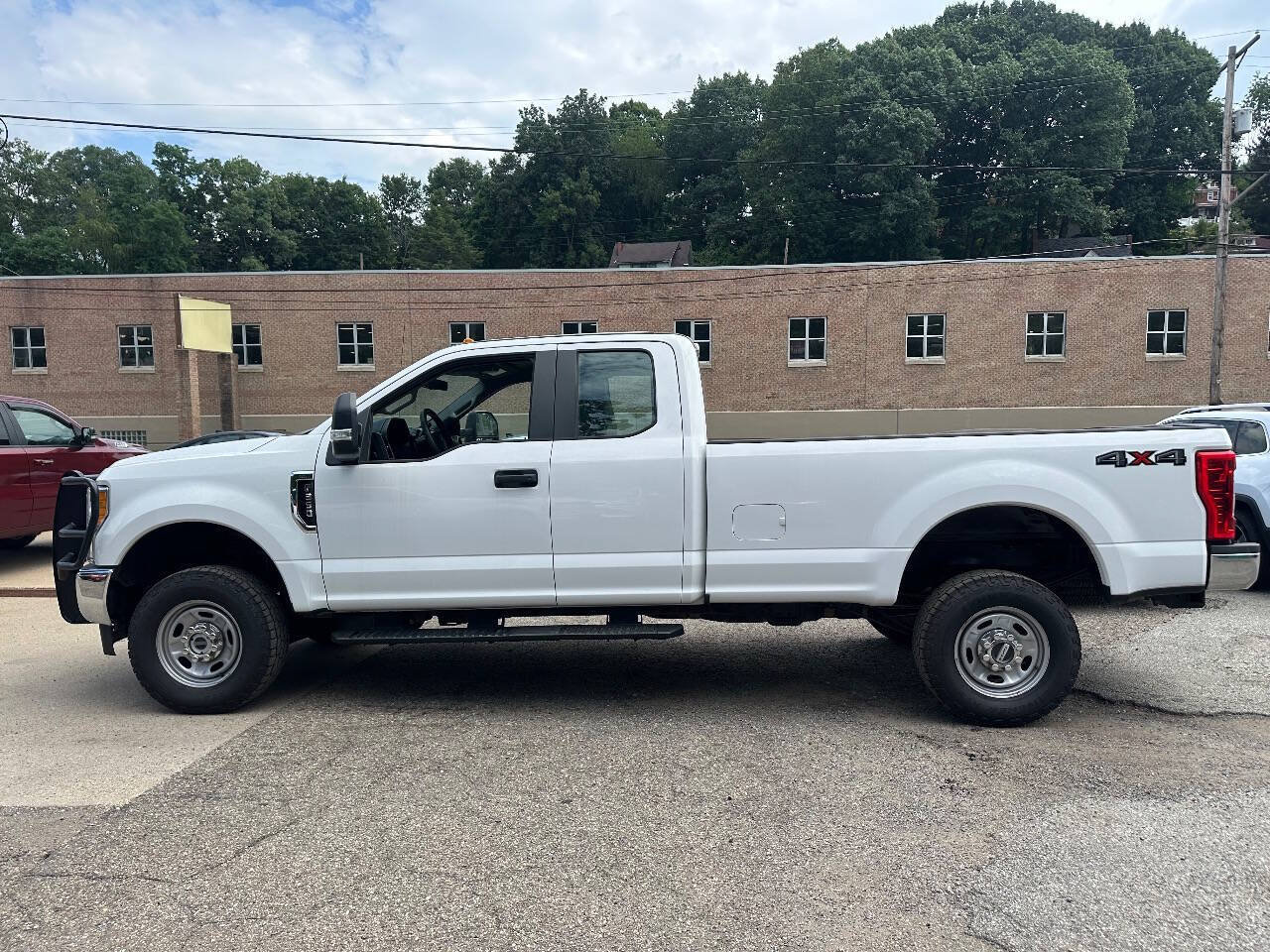 Used 2017 Ford F350 XL AWD/4WD image 4