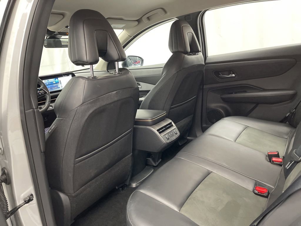 Used 2023 Nissan Ariya AWD image 23