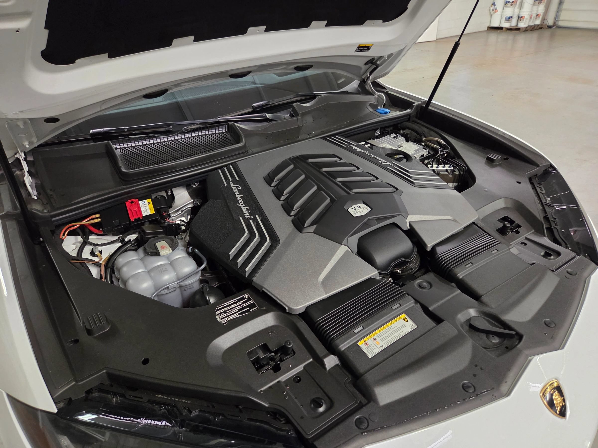 Used 2020 Lamborghini Urus AWD/4WD image 47