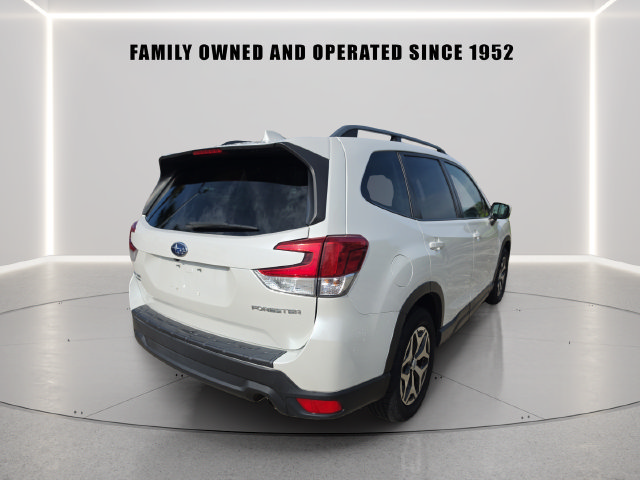 Used 2021 Subaru Forester Premium w/ Popular Package #1 AWD/4WD image 3