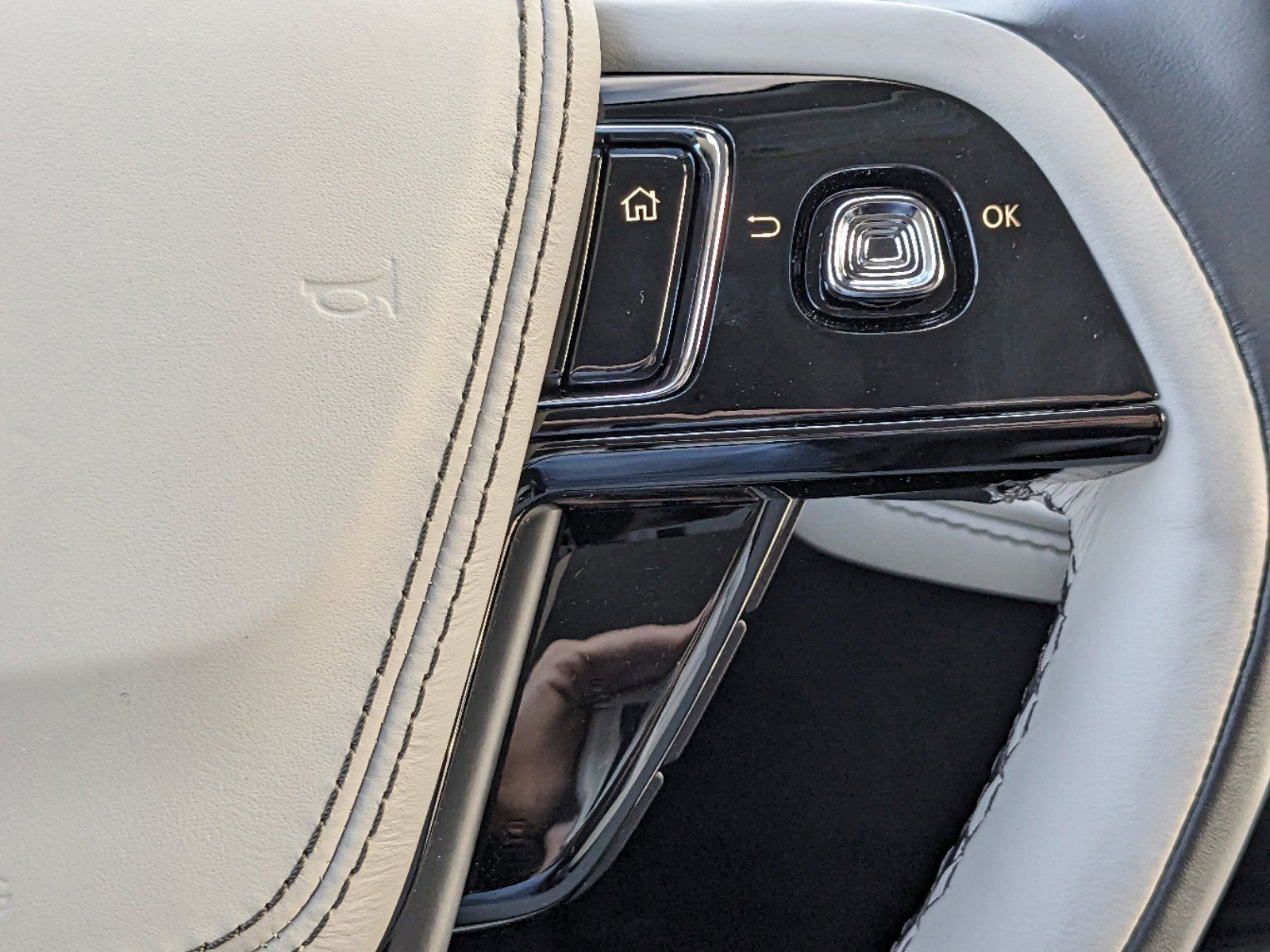 New 2025 Lincoln Aviator Reserve w/ Jet Appearance Package image 30