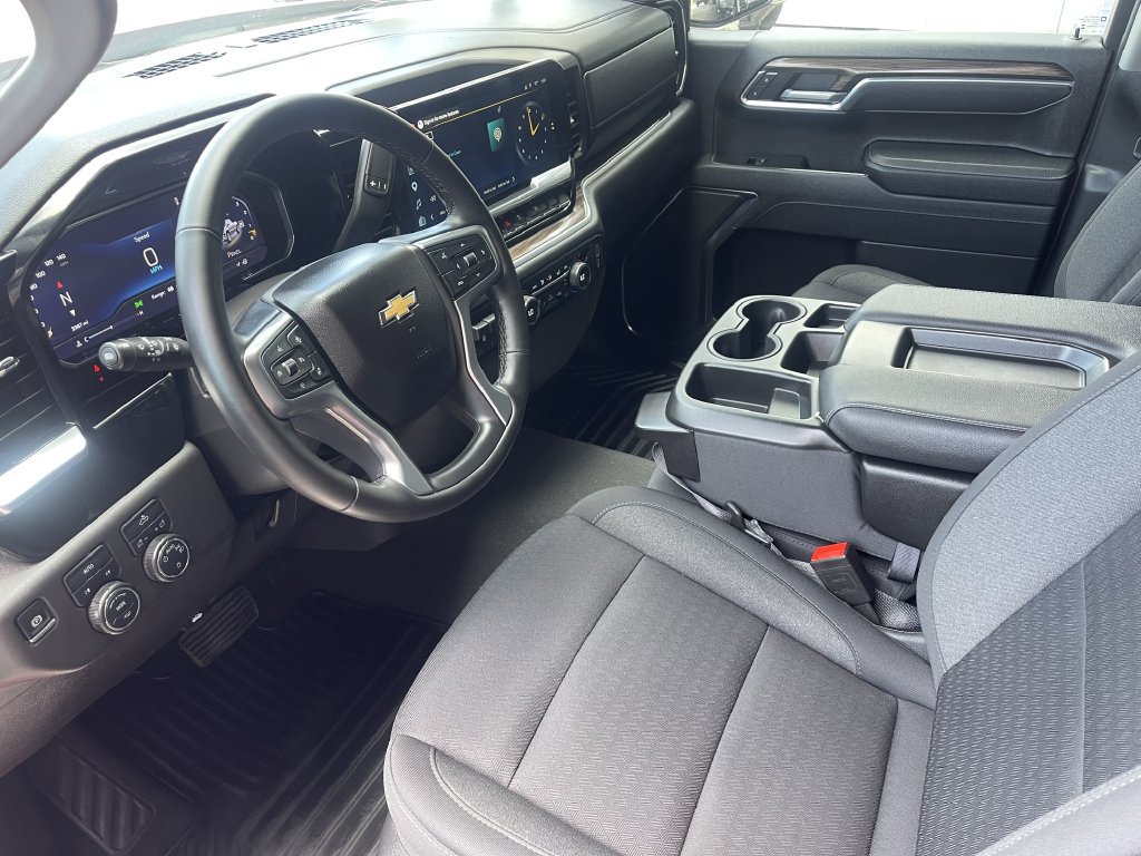 Used 2025 Chevrolet Silverado 1500 LT AWD/4WD image 8