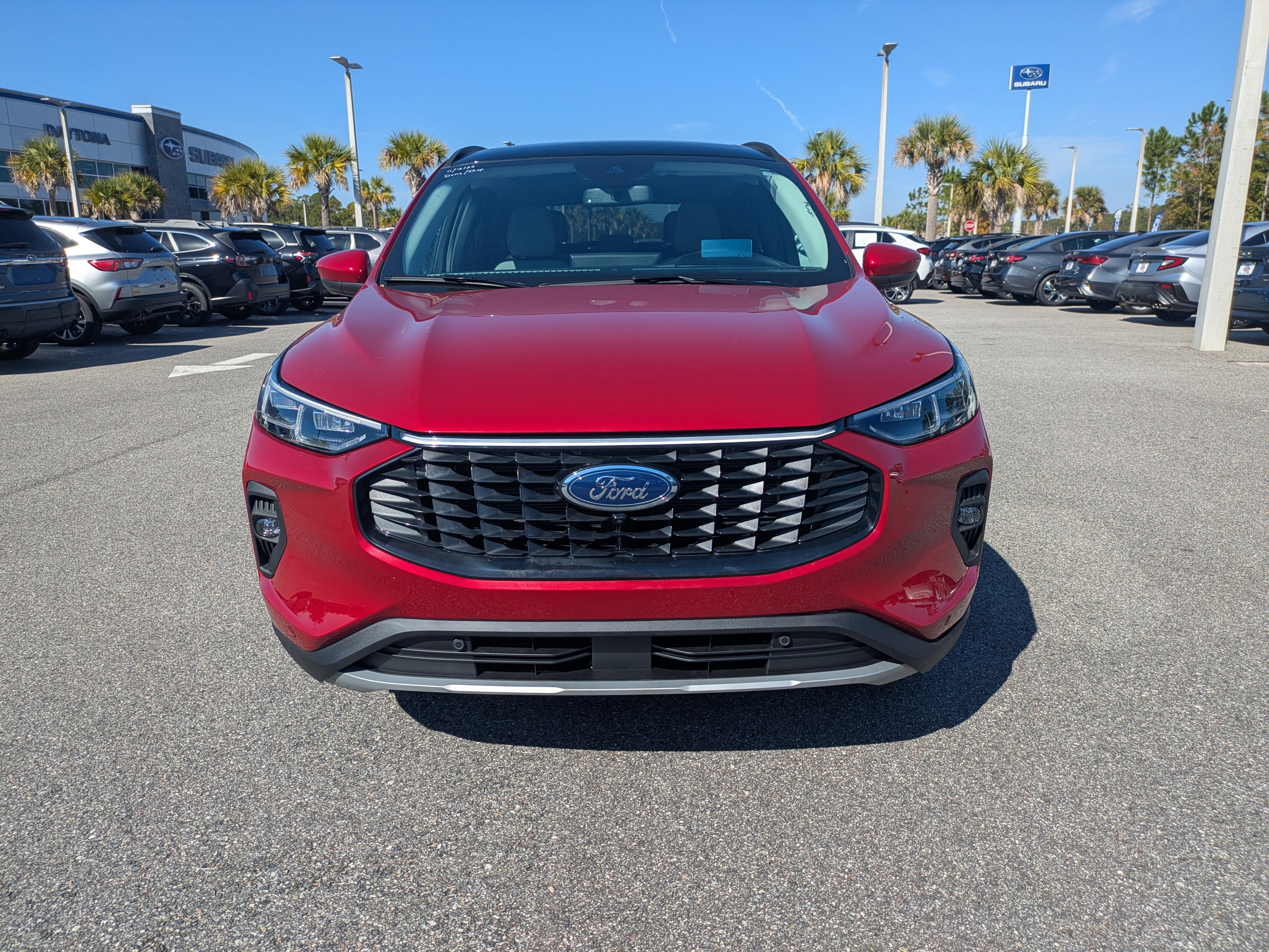 Used 2025 Ford Escape SE w/ PHEV Premium Package image 9