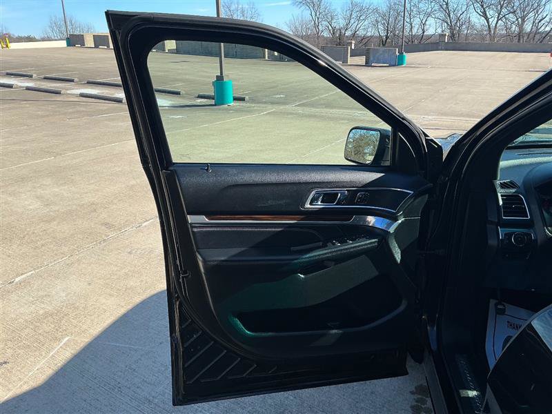 Used 2016 Ford Explorer Limited w/ Equipment Group 301A image 23