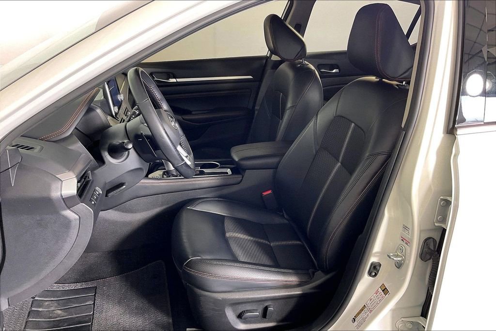 Used 2023 Nissan Altima 2.5 SR FWD image 32