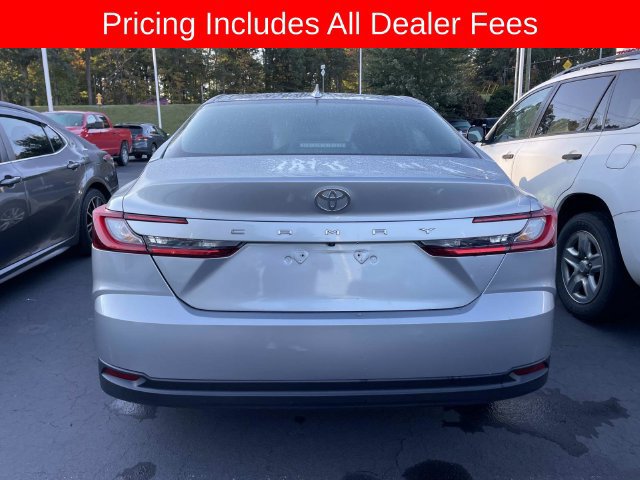 Used 2025 Toyota Camry LE FWD image 5