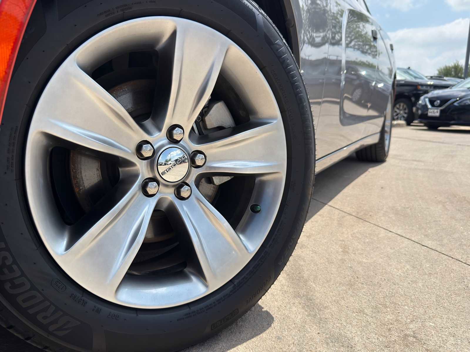 Used 2016 Dodge Charger SXT w/ Navigation & Travel Group RWD image 3