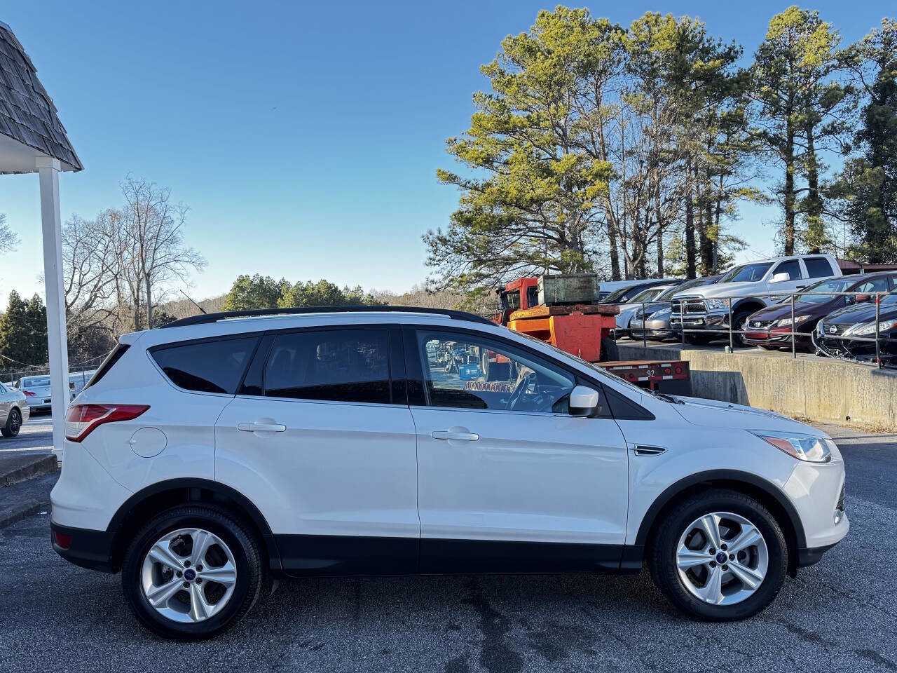 Used 2016 Ford Escape SE w/ SE Leather Comfort Package image 4